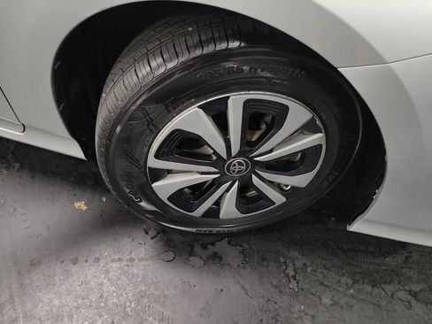Used 2018 Toyota Prius Prime Plus w/ Protection Package FWD image 10