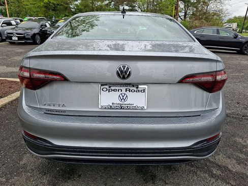 Used 2023 Volkswagen Jetta Sport FWD image 5