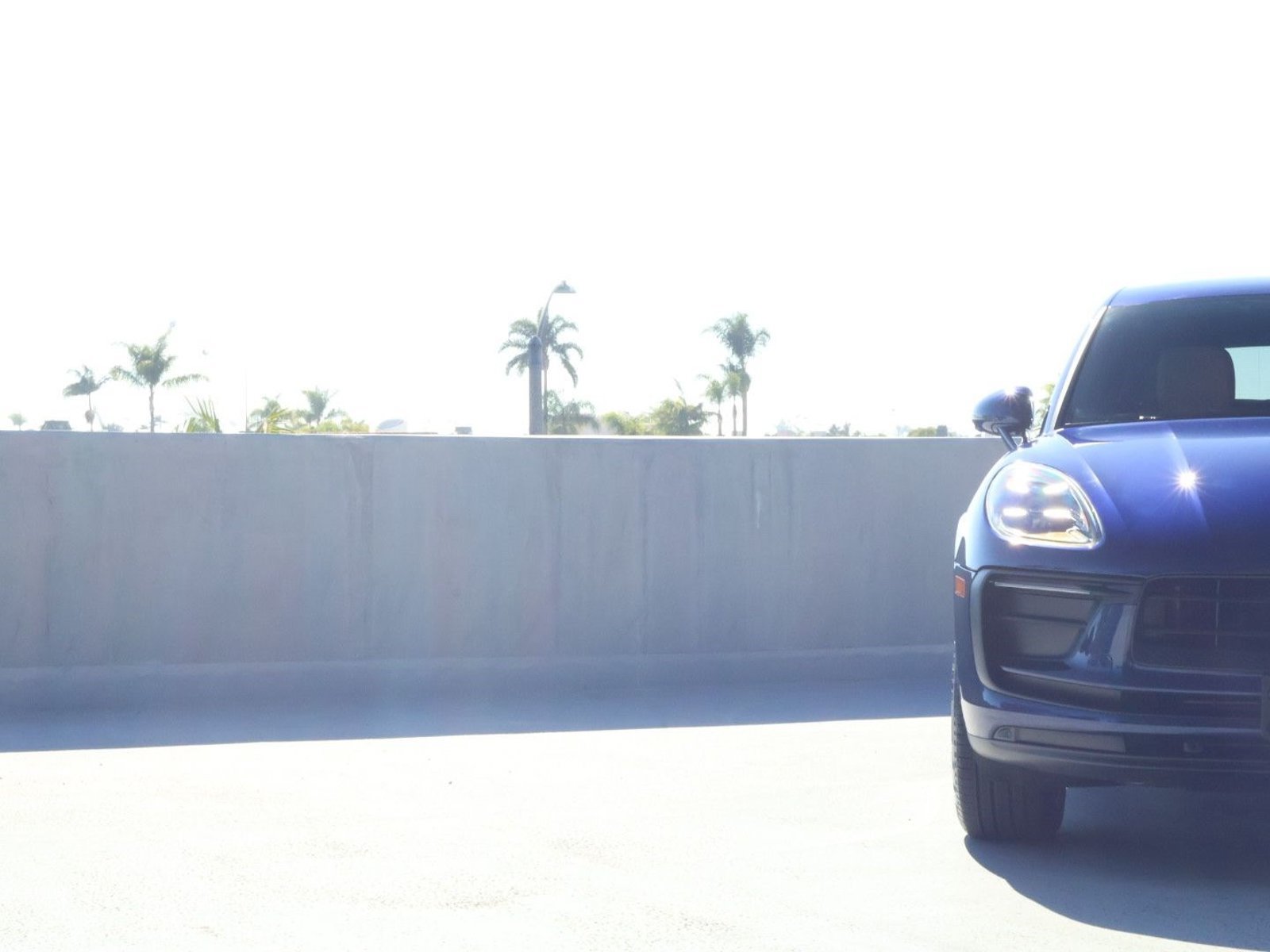 Certified 2025 Porsche Macan AWD/4WD image 12
