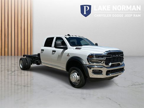 New 2025 RAM 4500 Tradesman w/ Chrome Appearance Group image 2