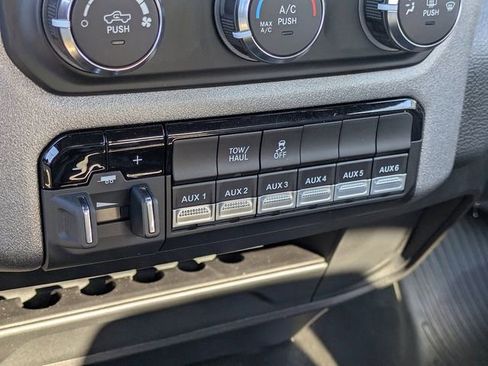 Used 2024 RAM 2500 Tradesman w/ Chrome Appearance Group AWD/4WD image 23