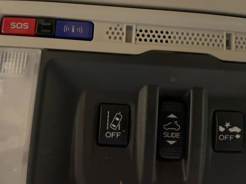 Used 2022 Subaru Forester Touring image 17