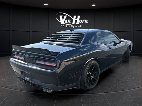 Used 2015 Dodge Challenger R/T Plus RWD image 7