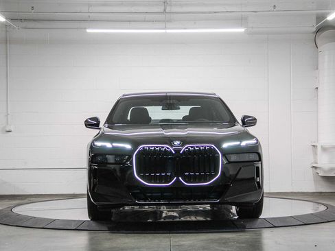 New 2026 BMW 740i image 2