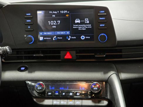 Certified 2025 Hyundai Elantra Sport FWD image 19