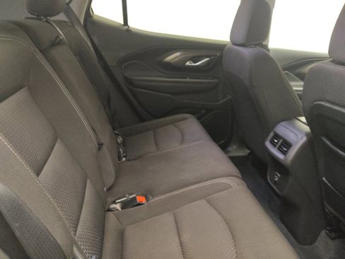 Used 2024 GMC Terrain SLE w/ Driver Convenience Package image 19