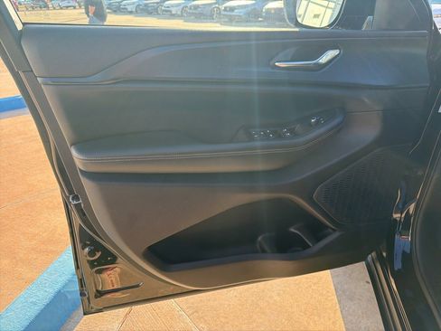 Used 2024 Jeep Grand Cherokee L Laredo image 6