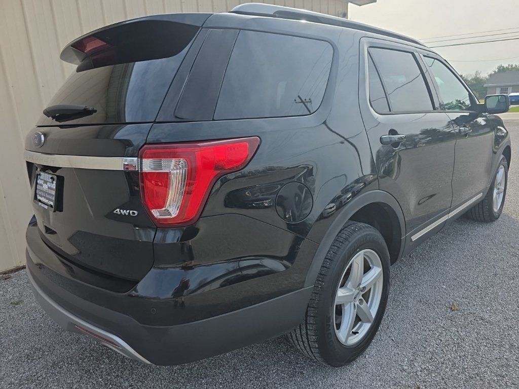 Used 2016 Ford Explorer XLT w/ Equipment Group 201A AWD/4WD image 7