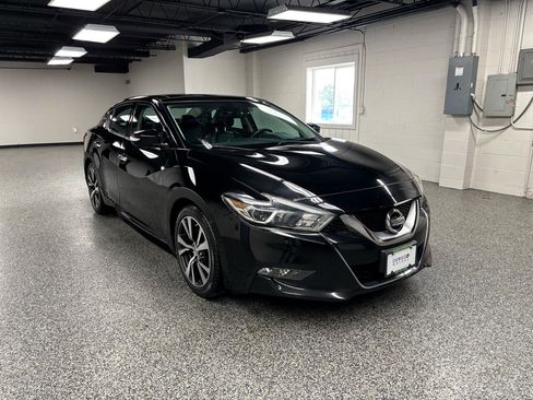 Used 2016 Nissan Maxima Platinum image 4