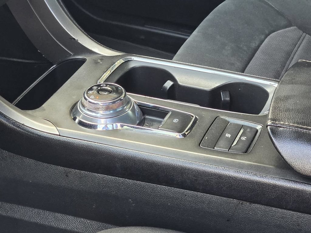 Used 2020 Ford Fusion SE FWD image 23