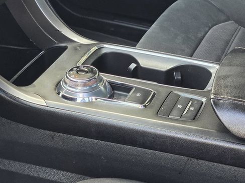 Used 2020 Ford Fusion SE FWD image 23