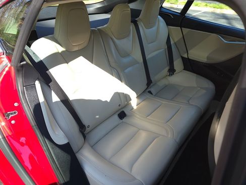 Used 2018 Tesla Model S 100D image 18