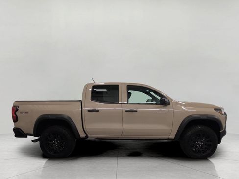 Used 2023 Chevrolet Colorado Trail Boss w/ Technology Package AWD/4WD image 11