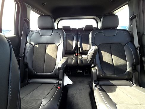 New 2025 Jeep Grand Cherokee L Altitude image 19