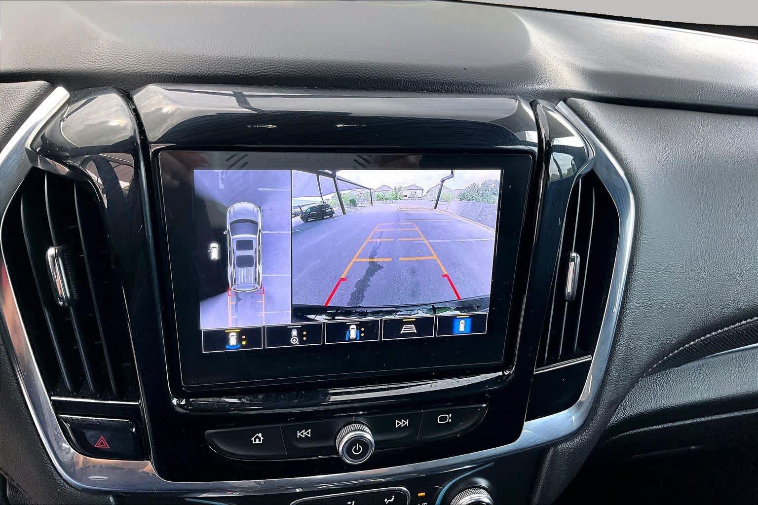 Used 2023 Chevrolet Traverse RS FWD image 26