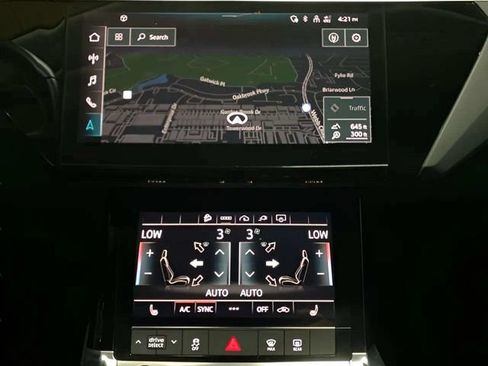 Used 2024 Audi Q8 e-tron Premium AWD/4WD image 39