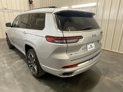 Used 2021 Jeep Grand Cherokee L Overland w/ Luxury Tech Group IV AWD/4WD image 26