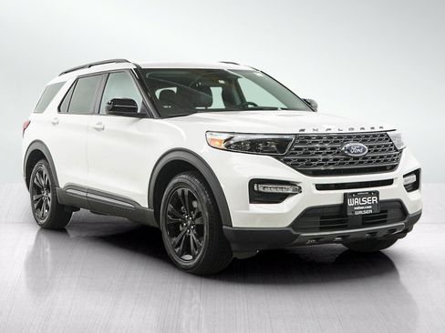 Used 2022 Ford Explorer XLT w/ Equipment Group 202A AWD/4WD image 7