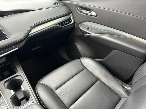 Used 2023 Cadillac XT4 Premium Luxury image 15