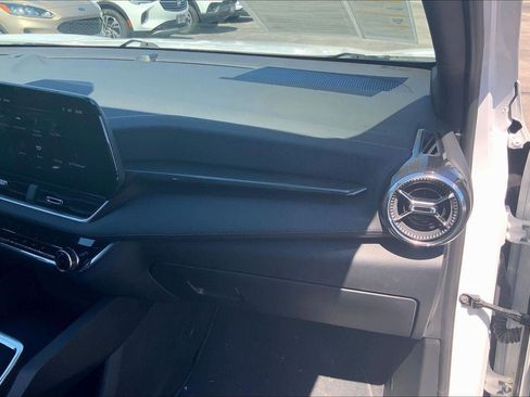 Used 2025 Chevrolet Equinox LT image 15