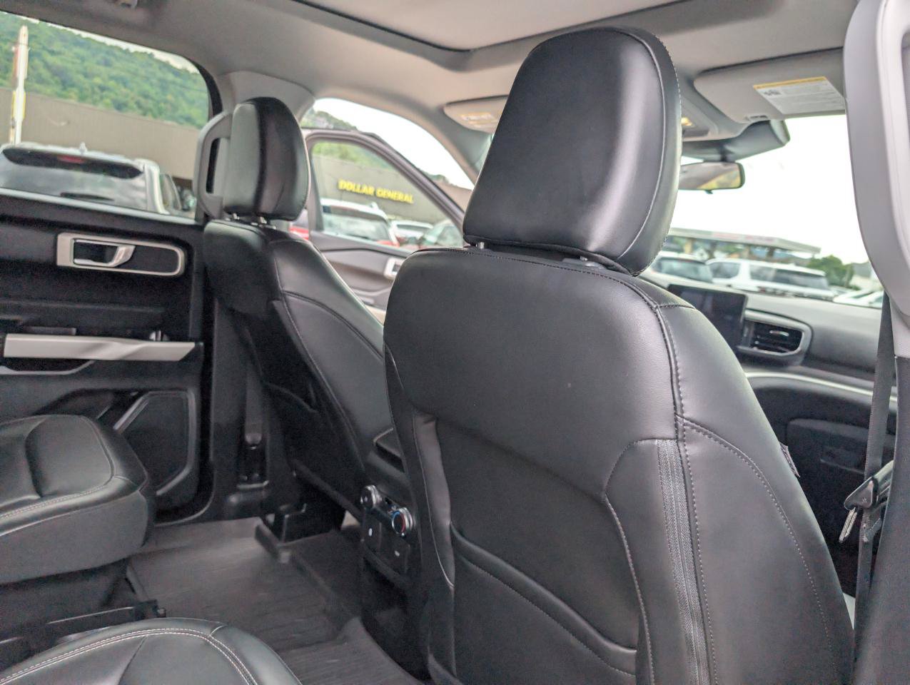 Used 2021 Ford Explorer XLT w/ Equipment Group 202A AWD/4WD image 51