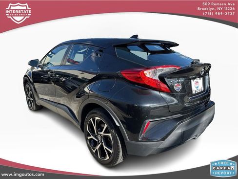 Used 2022 Toyota C-HR XLE image 5