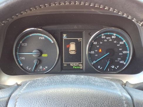 Used 2018 Toyota RAV4 Limited image 18