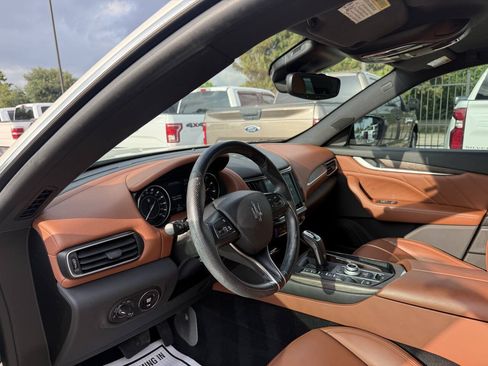 Used 2022 Maserati Levante GT AWD/4WD image 6