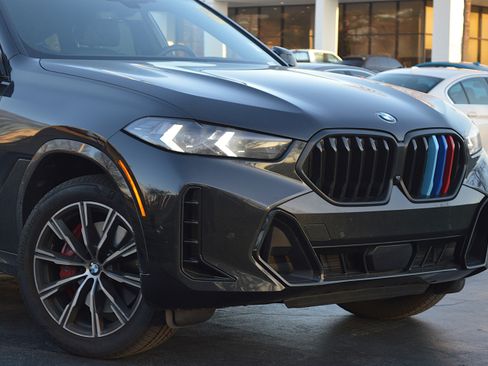 Certified 2025 BMW X6 xDrive40i image 2