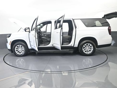 Used 2025 Chevrolet Suburban LT RWD image 80