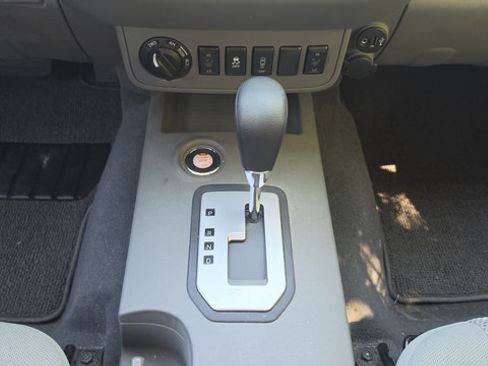 Used 2020 Nissan Frontier SV w/ Midnight Edition Floor Mats AWD/4WD image 8