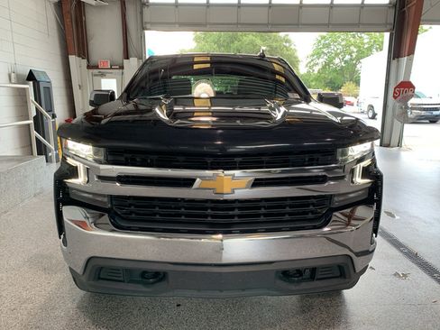 Used 2020 Chevrolet Silverado 1500 LT w/ Convenience Package AWD/4WD image 2