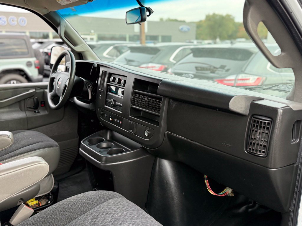 Used 2019 GMC Savana 2500 w/ Driver Convenience Package RWD image 8