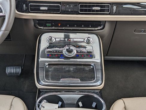 Certified 2023 Lincoln Nautilus Reserve w/ Equipment Group 202A image 21