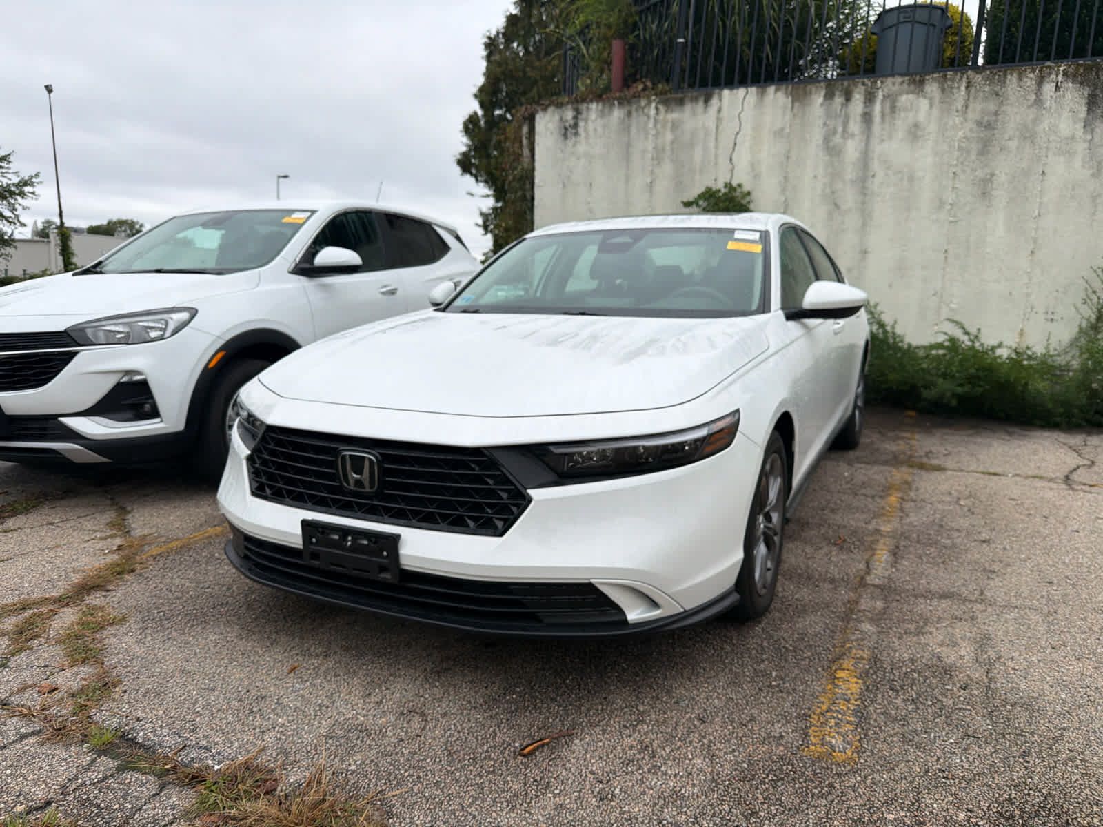 Used 2023 Honda Accord EX image 7