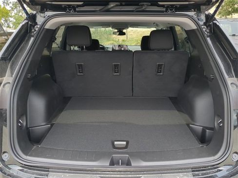 New 2025 Chevrolet Blazer LT w/ Midnight/Sport Edition image 13