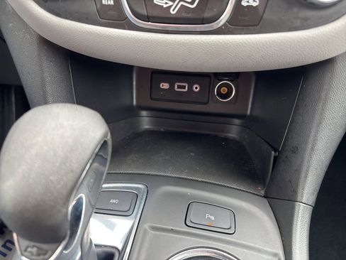 Used 2022 Chevrolet Equinox LT image 30