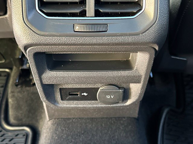 Used 2018 Volkswagen Tiguan SEL AWD/4WD image 22