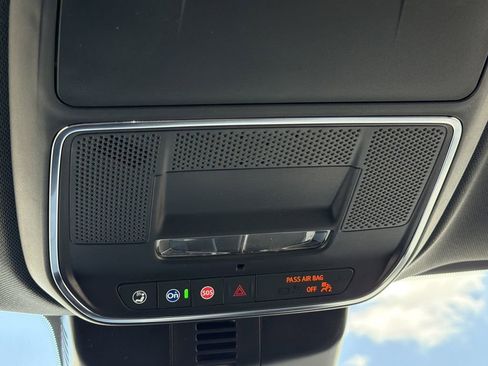 New 2026 Chevrolet Traverse RS image 13