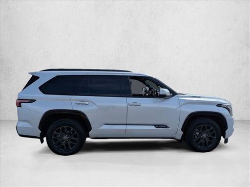 Used 2023 Toyota Sequoia Platinum AWD/4WD image 4
