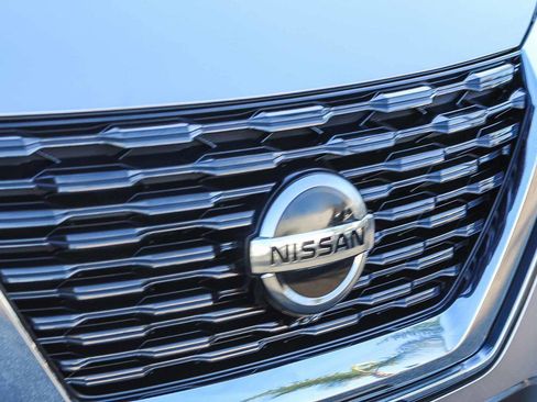 Used 2021 Nissan Rogue SL w/ Premium Package image 9