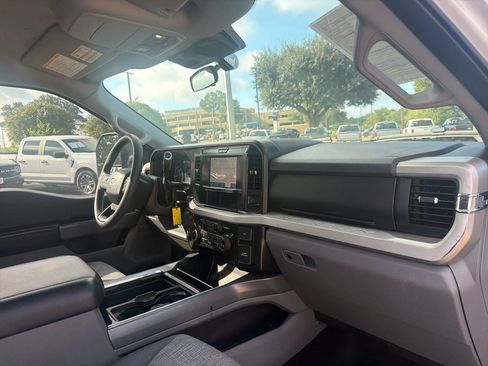 Used 2025 Ford F250 XLT w/ FX4 Off-Road Package AWD/4WD image 12