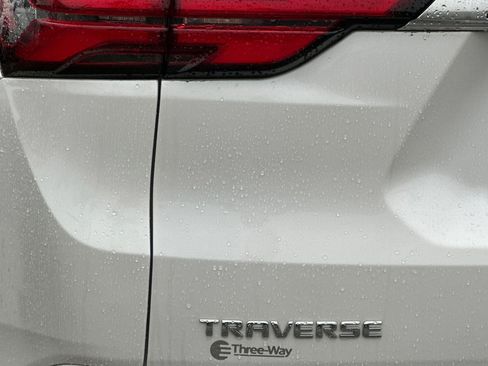 Used 2023 Chevrolet Traverse High Country w/ LPO, Floor Liner Package image 29