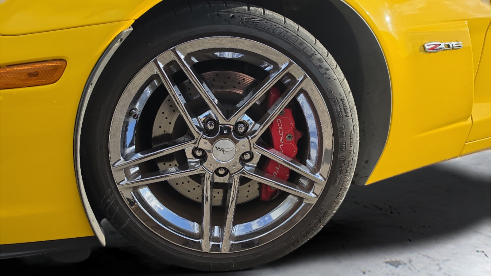Used 2006 Chevrolet Corvette Z06 w/ Preferred Equipment Group RWD image 18