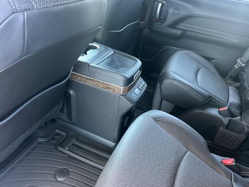 New 2026 Toyota Sienna Platinum AWD/4WD image 14