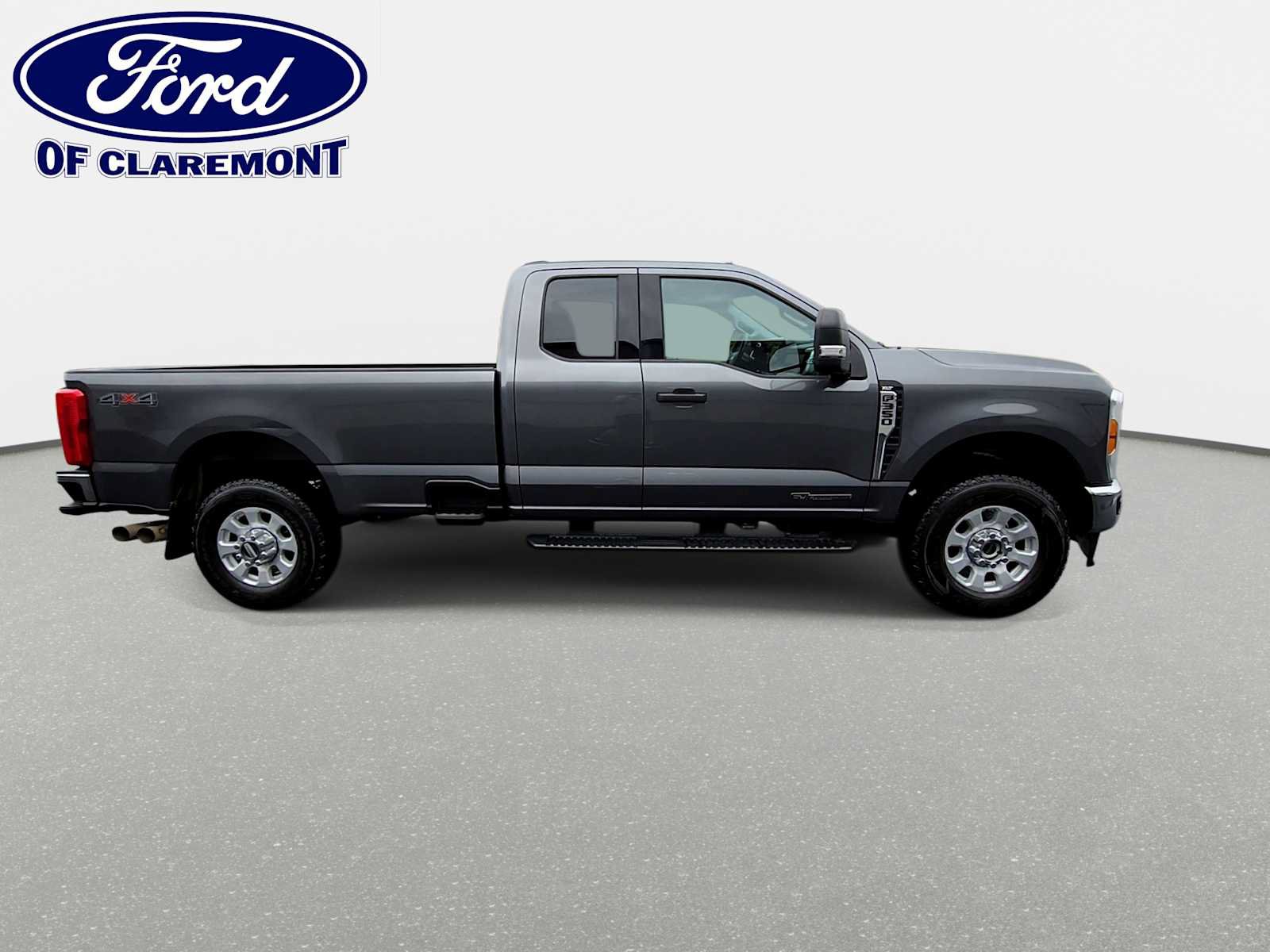 Used 2023 Ford F350 XLT w/ Snow Plow Prep Package AWD/4WD image 9
