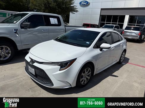 Used 2021 Toyota Corolla LE FWD image 1