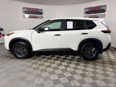 Used 2023 Nissan Rogue S image 6