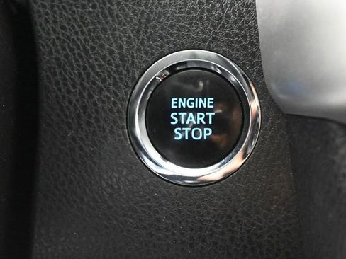 Certified 2019 Toyota Highlander XLE image 16