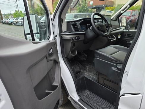 New 2026 Ford Transit 250 148 Medium Roof RWD image 13